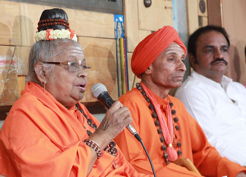 ಬೆಂಗಳೂರು: ಲಿಂಗಾಯತ ಧರ್ಮಕ್ಕೆ ಅಲ್ಪಸಂಖ್ಯಾತರ ಸ್ಥಾನಮಾನ ಕಲ್ಪಿಸಲು ಒತ್ತಾಯ